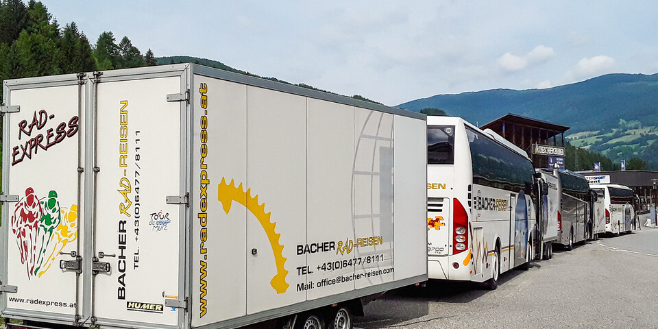 Der Radlerbus macht Halt am Kreischberg | © Bacher Reisen