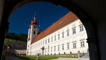 Blick die Stiftskirche | © Steiermark Tourismus, Harry Schiffer