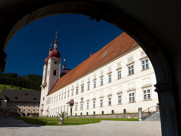 Blick die Stiftskirche | © Steiermark Tourismus, Harry Schiffer