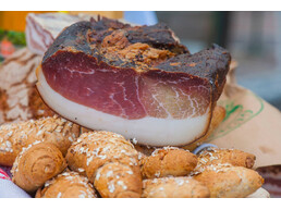 Speck auf Gebäck | © Seppenbauer