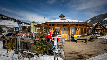 Restaurant direkt an der Skipiste Grebenzen | © Skigebiet Grebenzen, ikarus.cc