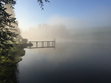 nebelige Stimmung, Mühlen, Badesee,