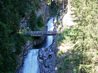 Günster Wasserfall | © Fa. Lowa | Herbert Raffalt